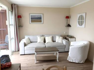 Appartement de 2 chambres avec vue sur la mer piscine partagee et terrasse amenagee a Agay a 1 km de la plage