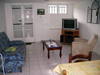 Appartement de 2 chambres avec jardin clos et wifi a Breuillet