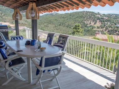 Gorgeous Villa in Les Issambres with Swimming Pool