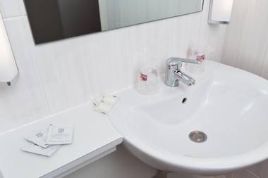 Best Hotel Rouen Est / Val De Reuil