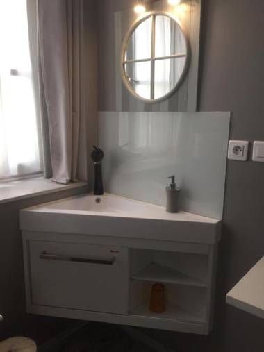 Lyon City Home's Bed & Breakfast