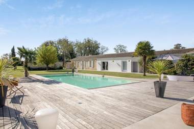 Villa de 6 chambres avec piscine privee jacuzzi et jardin clos a Saint Germain d'Esteuil