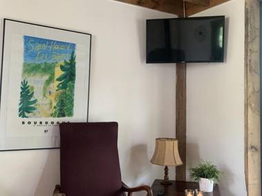 Modern Holiday Home in St Honor Les Bains near Forest