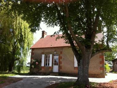 Gîte Agonges 3 pièces 4 personnes - FR-1-489-36