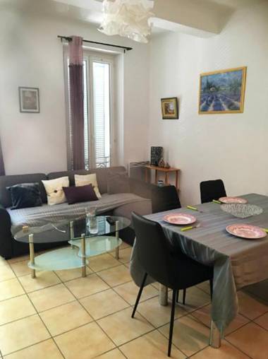 Maison de 4 chambres avec terrasse amenagee et wifi a Cereste