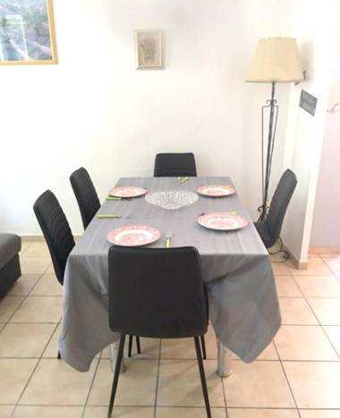 Maison de 4 chambres avec terrasse amenagee et wifi a Cereste