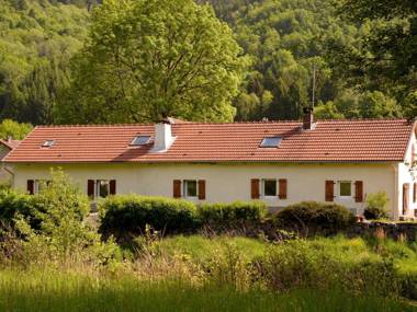 Modern Holiday Home in Lotharingen with Terrace