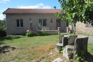 Maison Au Milieu De La Foret