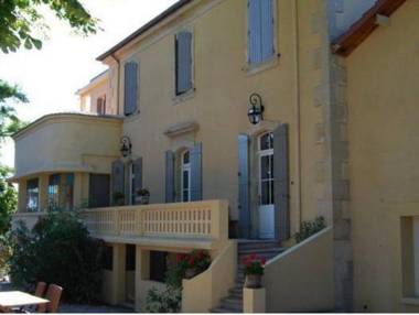 Lovely Cottage in Valréas with Swimming Pool