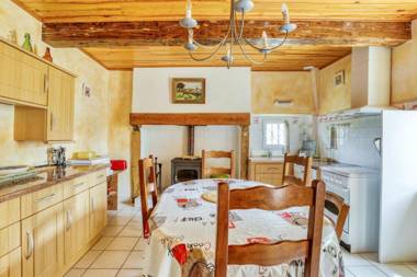 Maison de 2 chambres avec jardin clos a Puycelsi