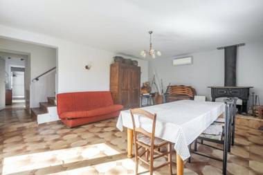 Maison de 3 chambres avec wifi a Puycelsi