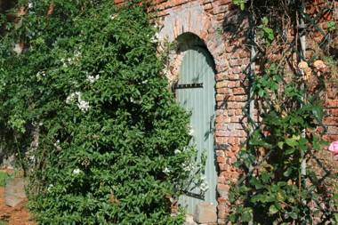 Chambres d'Hôtes & Gites La Chatellenie