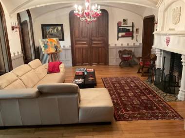 Chateau Tout Y Fault