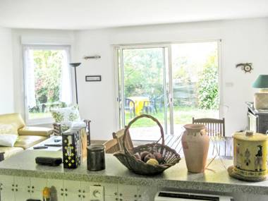 Maison de 3 chambres a Ambon a 300 m de la plage avec jardin clos