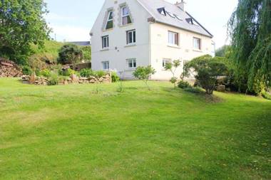 Appartement de 2 chambres avec vue sur la mer jardin amenage et wifi a Trevou Treguignec