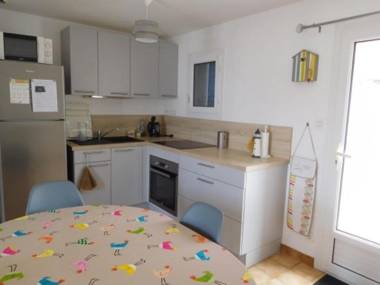 Villa La Faute-sur-Mer 2 bedrooms 6 persons - FR-1-476-91