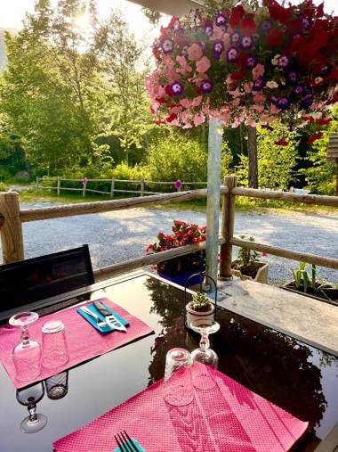 Village de chalets et camping La Pierre de l'Aigle