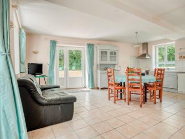 Cozy Farm House in Boncourt with Barbeque