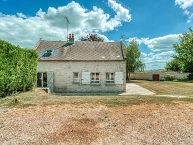 Cozy Farm House in Boncourt with Barbeque