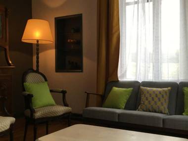 Gîte Dhuizon 6 pièces 8 personnes - FR-1-491-115