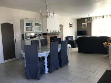 Gîte Dhuizon 4 pièces 6 personnes - FR-1-491-204