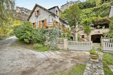 Villa de 4 chambres avec vue sur le lac piscine privee et jardin amenage a Saint Pierre des Tripiers