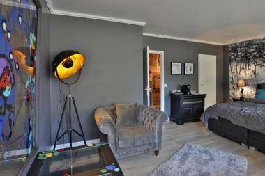 La Chapelle aux Acacias