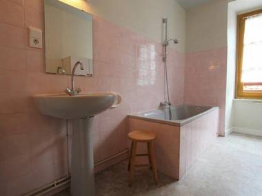 Gîte Saint-Didier-sur-Doulon 5 pièces 8 personnes - FR-1-582-222