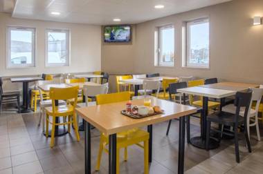 B&B HOTEL CHARTRES Le Coudray