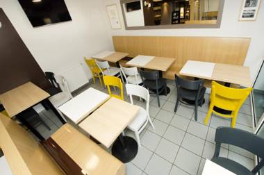 B&B HOTEL CHARTRES Le Forum