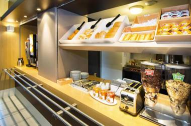 B&B HOTEL CHARTRES Le Forum