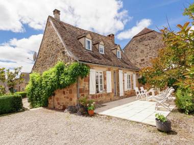Heritage Cottage with Pool in Badefold-d'Ans