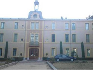 Cozy Apartment with Swimming Pool Terrace Garden Parking