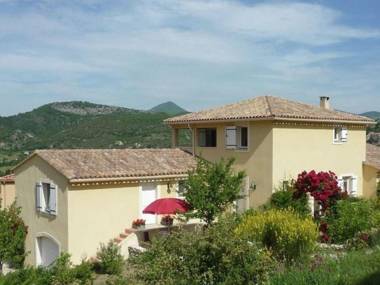 Splendid apartment with a view on Montbrun-les-Bains near the Mont Ventoux