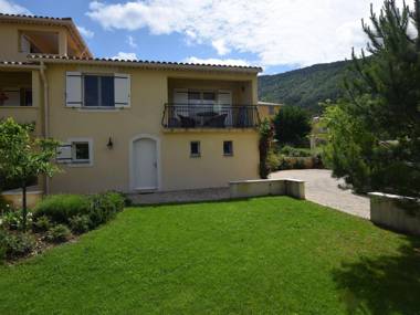 Splendid apartment with a view on Montbrun-les-Bains near the Mont Ventoux