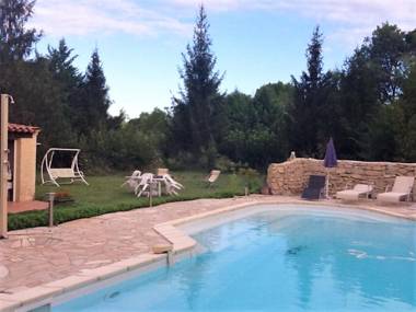 Maison de 2 chambres avec piscine privee jardin clos et wifi a Jouques