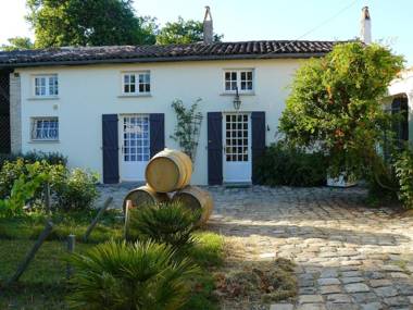 Villa de 3 chambres avec piscine privee jardin clos et wifi a Arsac