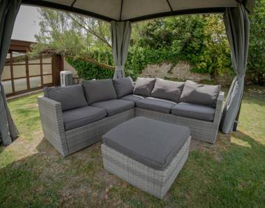 Holiday Home for 10 Guests With Pool Spa and Sauna