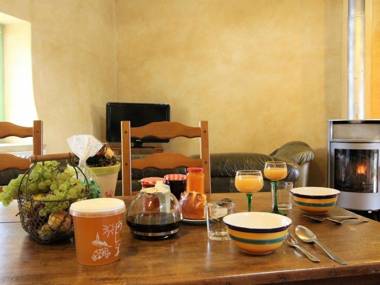 Gîte Lavaudieu 3 pièces 4 personnes - FR-1-582-219