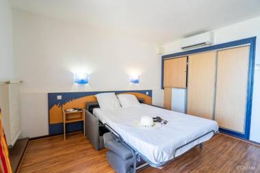 Adonis Saint Pierre la mer by Olydea