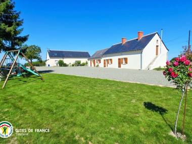 Gîte Saint-Laurent-de-Lin 4 pièces 6 personnes - FR-1-381-501