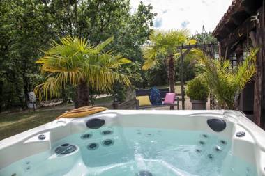 VILLAGE DE GITES LA TRUFFIERE