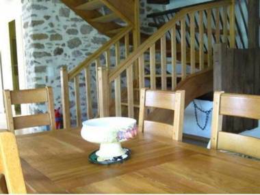 Former farmhouse fully renovated with garden near the Auvergne volcanoes