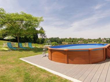 Sunny and well restored and furnished house near a large recreational lake