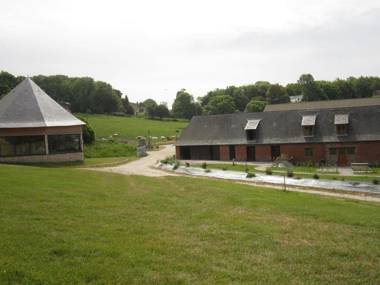 Spacious Cottage with Private Garden in Normandy
