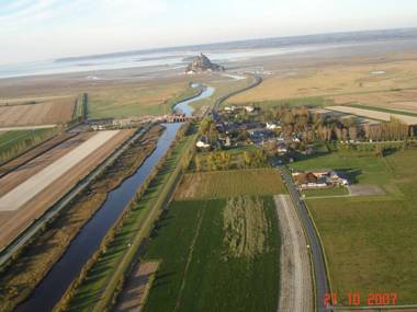 Cozy Cottage in Normandy France with Private Garden