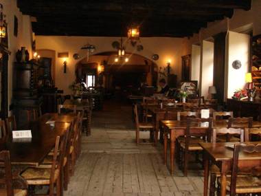 Hostellerie du Vieux Pérouges