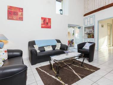 Amazing Holiday Home in Cazals with Terrace