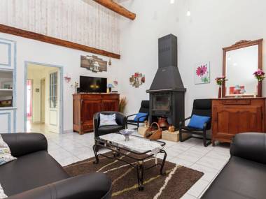 Amazing Holiday Home in Cazals with Terrace