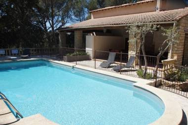 Le Domaine d'Alèzen - Chambres et Maisons de charme